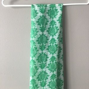 Flowy Damask Pattern Tassel Scarf